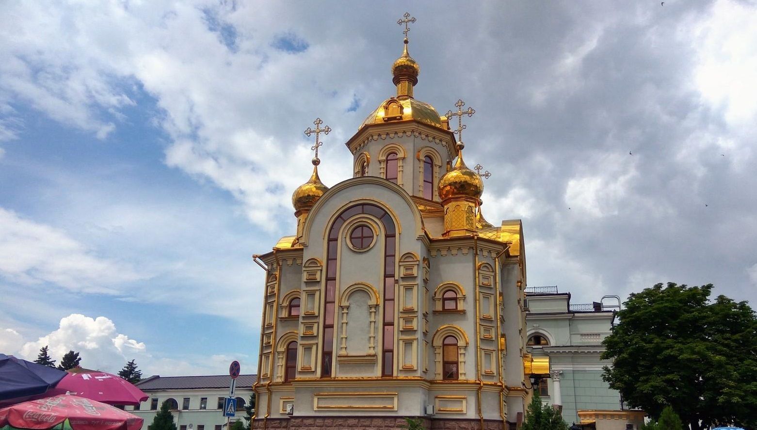 Свято николаевском храме. Свято-Николаевский храм (Кировский район Донецка). Храм Петра и Февронии в Донецке.